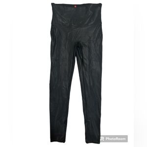 Like new Spanx faux leather leggings Sz L